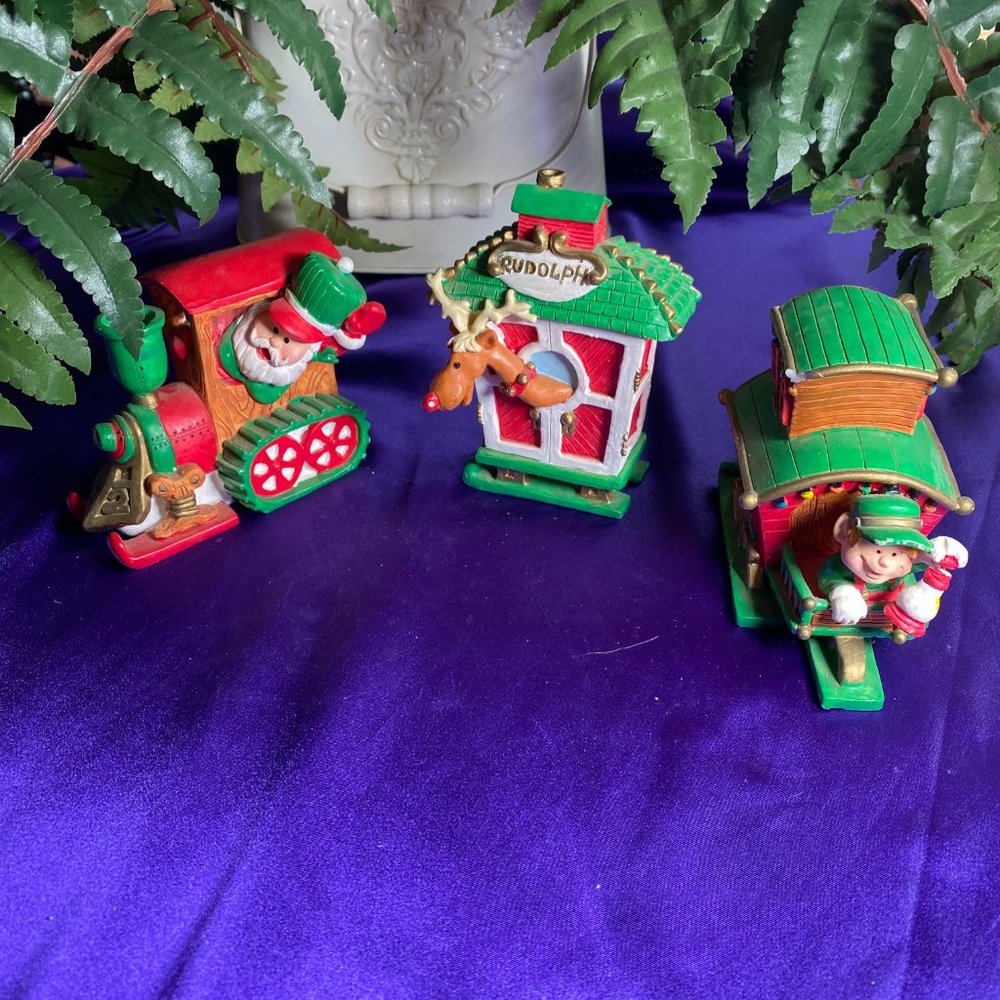 📌 Christmas - Holiday Figurines Set of 3